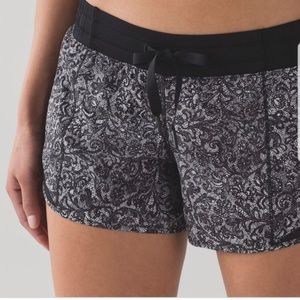 Lululemon Hotty Hot shorts 4 inseam